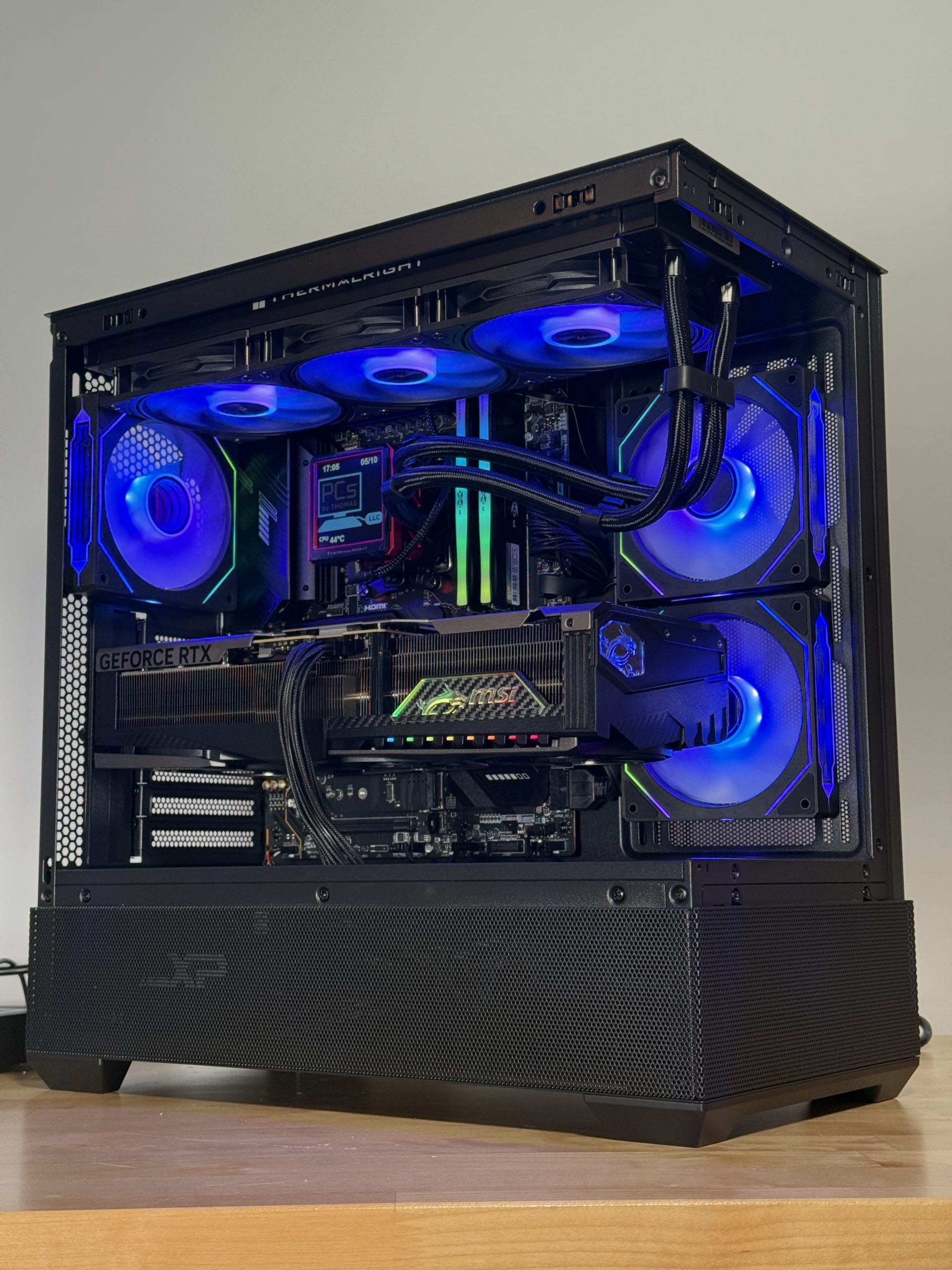 RTX 5090 Ryzen 9800x3d Flagship Gaming PC 64gb DDR5 4TB NVME