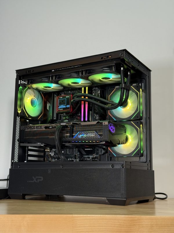 RTX 5090 Ryzen 9800x3d Flagship Gaming PC 64gb DDR5 4TB NVME