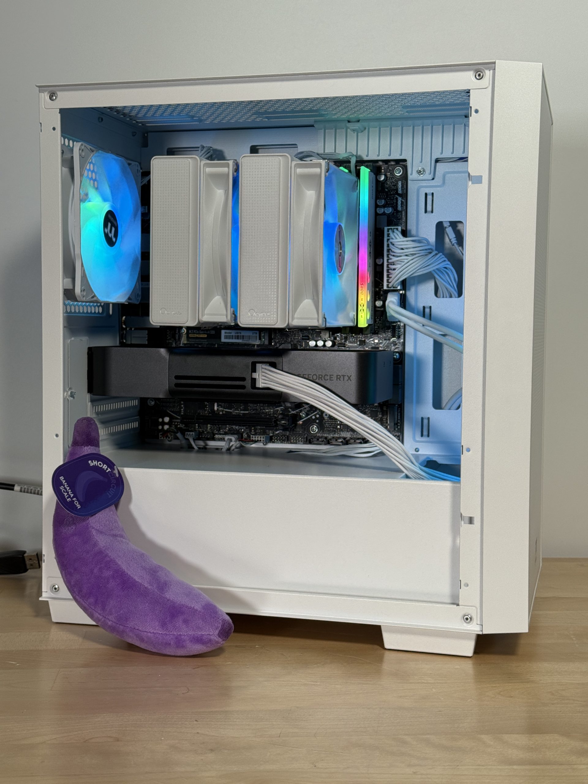 RTX 5070 FE Ryzen 7 9700x Gaming PC
