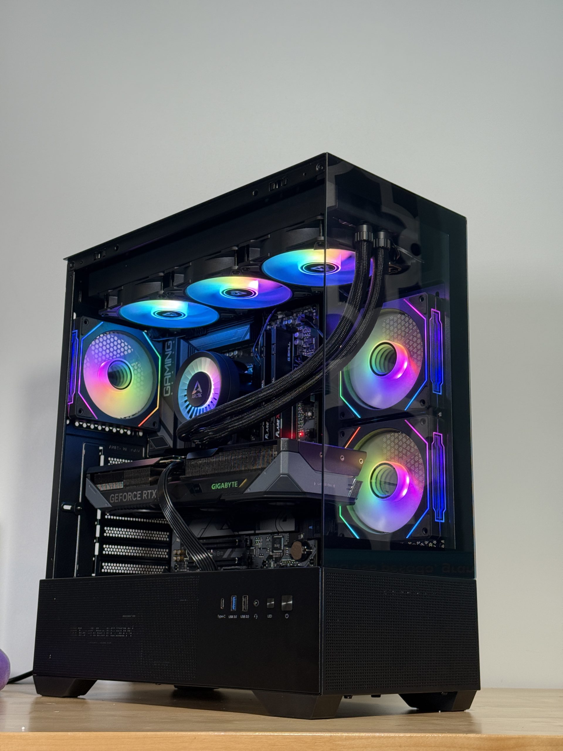 Ryzen 7 7800x3d RTX 5070 Gaming PC